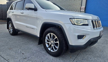 2013 jeep Grand cherokee laredo easy finance 3.jpg